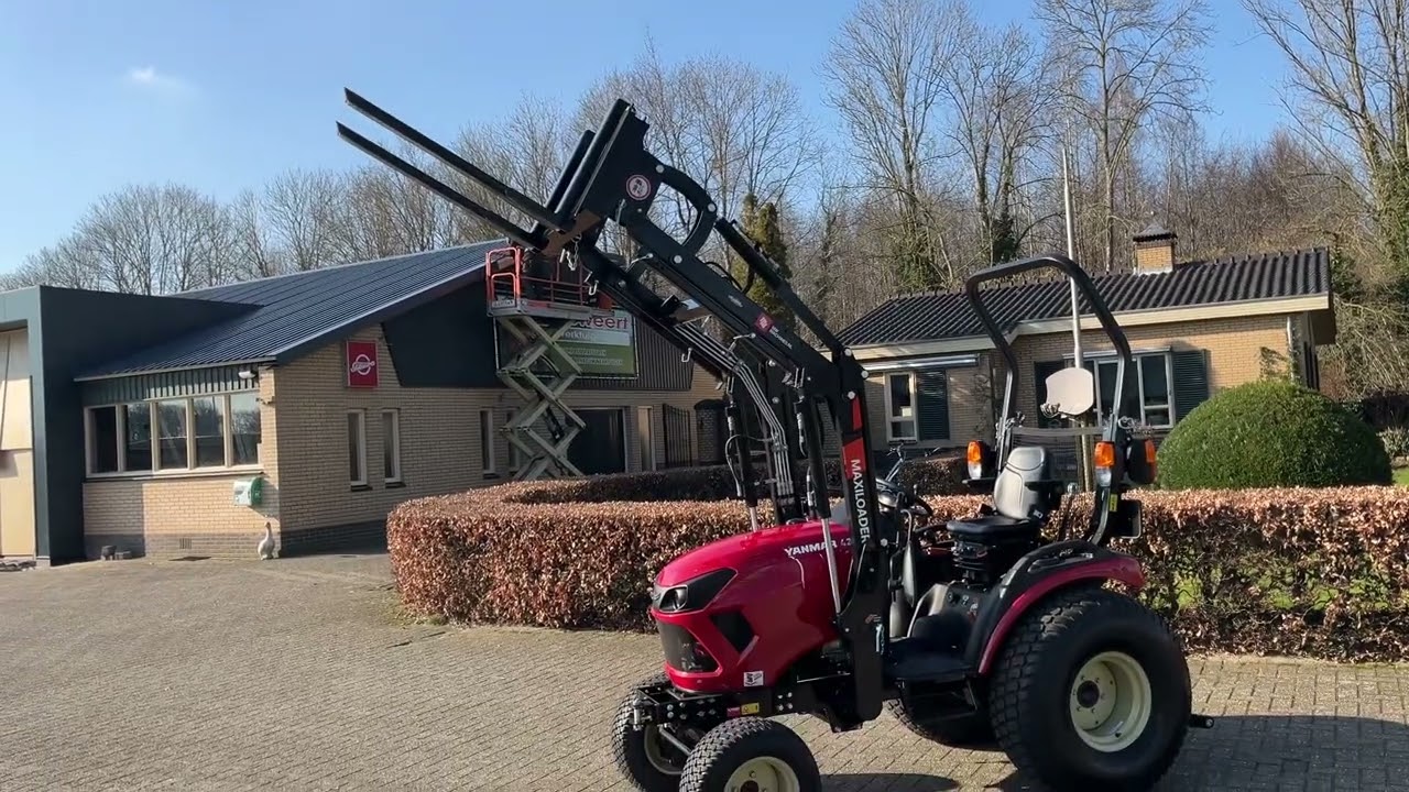 Duteweert Miniwerktuigen presenteert, de nieuwe Yanmar SA 426 met voorlader