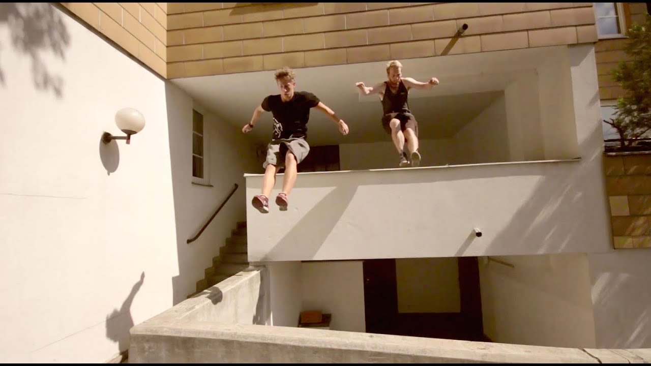 AsSemBled_FoOtaGe