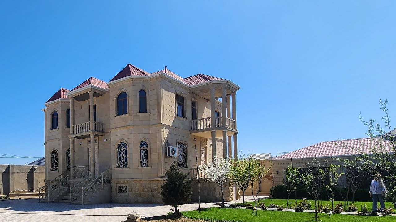 0703152222 Novxanıda 12 sotda 7 otaqlı villa satılır Dənizə 1 km məsafədə