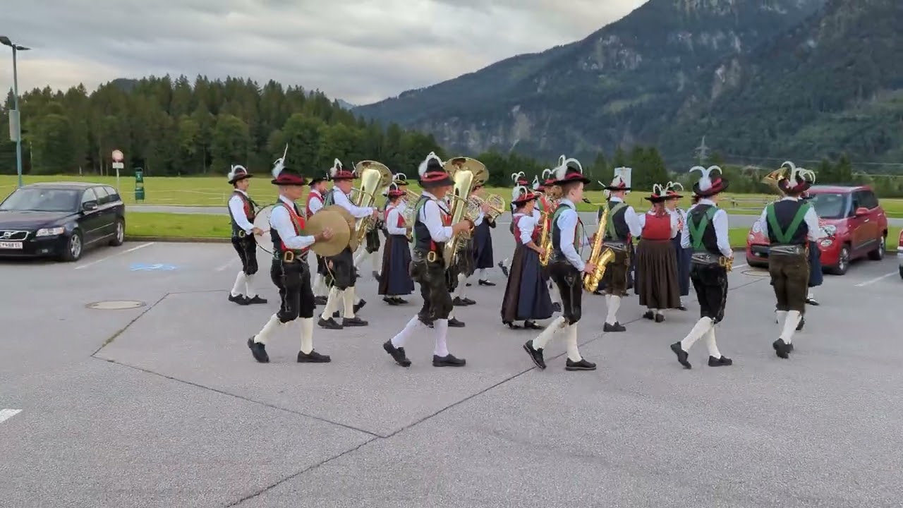 Musikkapelle Pinswang – Einmarsch mit Samuel Rainer
