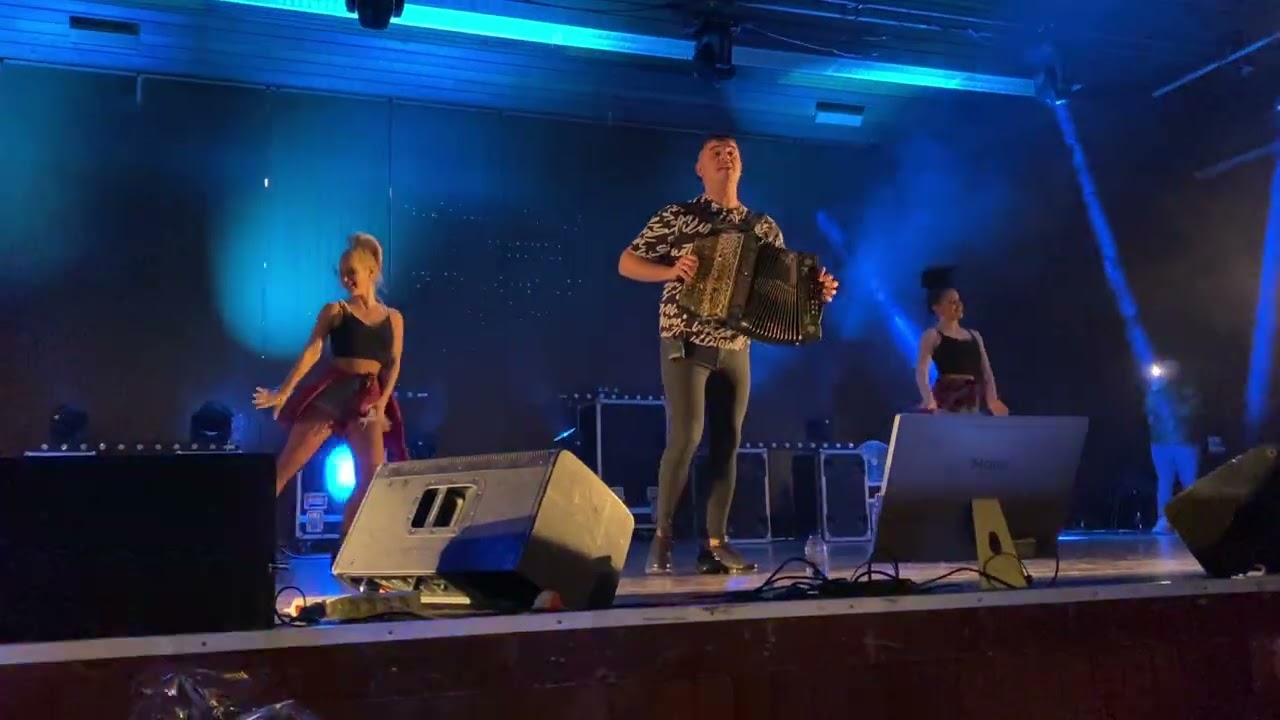 Entrada de Espetáculo na Suiça (BERNEX)  Com Bailarinas