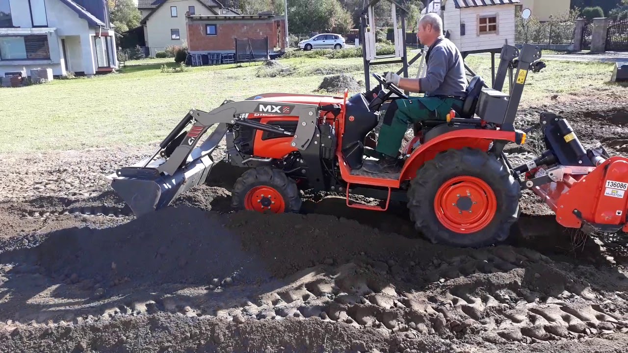 Kubota B1241 z ładowaczem MX C1