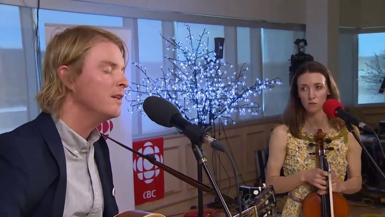 Gavin Simms and Ilia Nicoll perform 