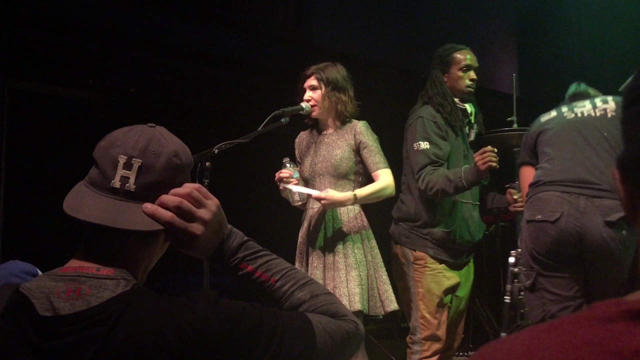 Sleater-Kinney - 'Fortunate Son' //Carrie Brownstein introducing Tig Notaro after Women's March DC