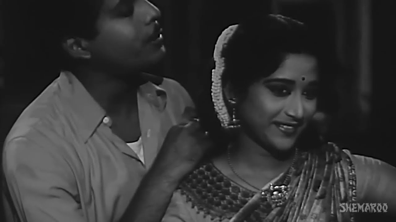 Parivaar (1956) - Jhir Jhir Jhir Jhir Badarava Barse (झिर झिर झिर झिर बदरवा बरसे, ओ कारे कारे)