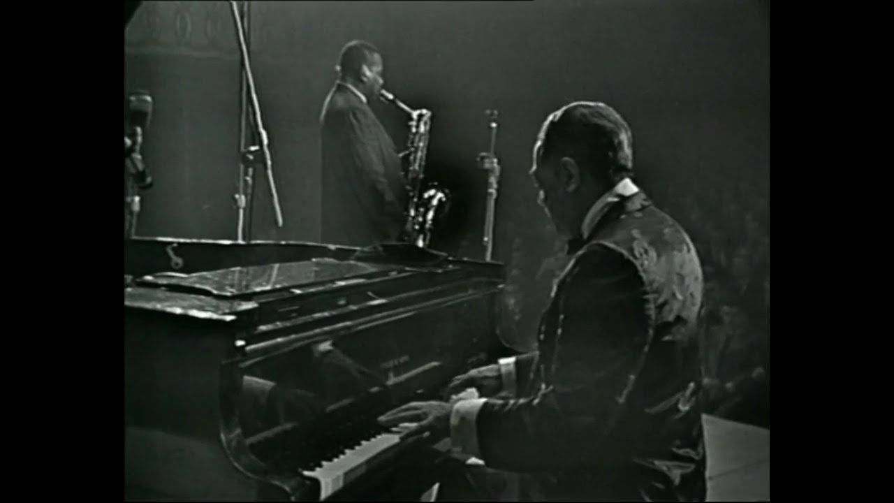 Sophisticated Lady - Duke Ellington - Harry Carney (baritone saxophone)