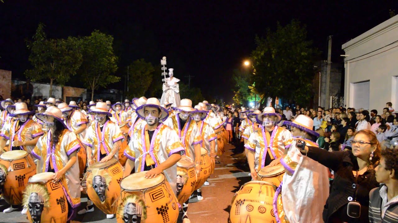 La Simona en desfile de llamadas de Fray Bentos.