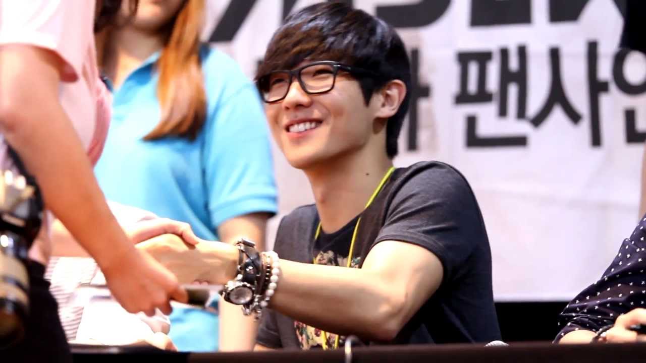 [FANCAM] 20130707 Gangnam Fan Sign Event Lee Joon Focused