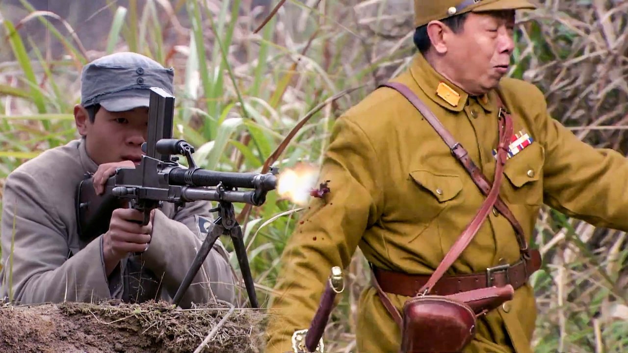 日軍大肆進攻八路軍陣地，怎料對方佔據有利地勢，輕鬆殲滅他們！⚔️ 抗日 Kung Fu #抗日 #電影 #功夫
