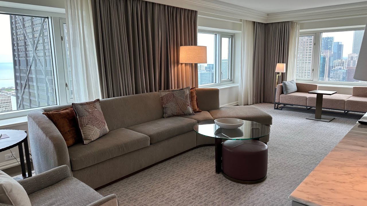Four Seasons Hotel Chicago - 2024 One Bedroom Deluxe Suite - Tour & Commentary @fourseasons ​⁠