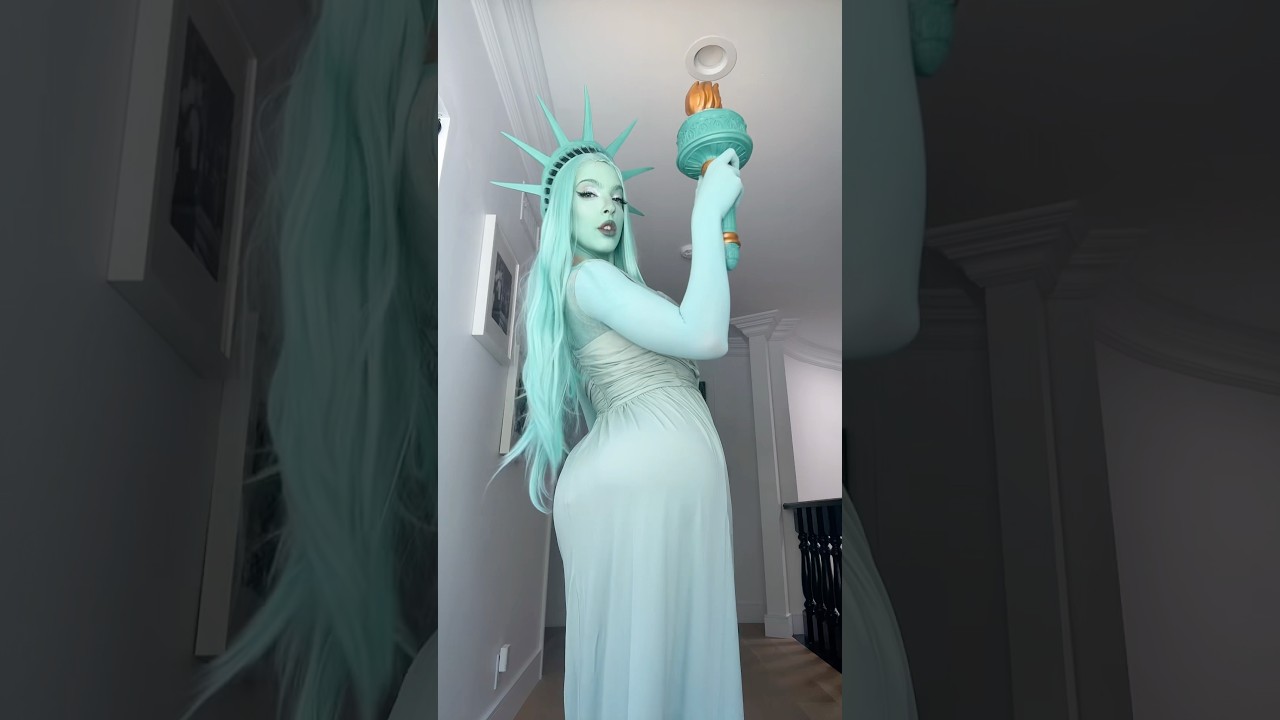 The Statue of Liberty looks different here&hellip; 🗽 #statueofliberty #makeup #makeuplook