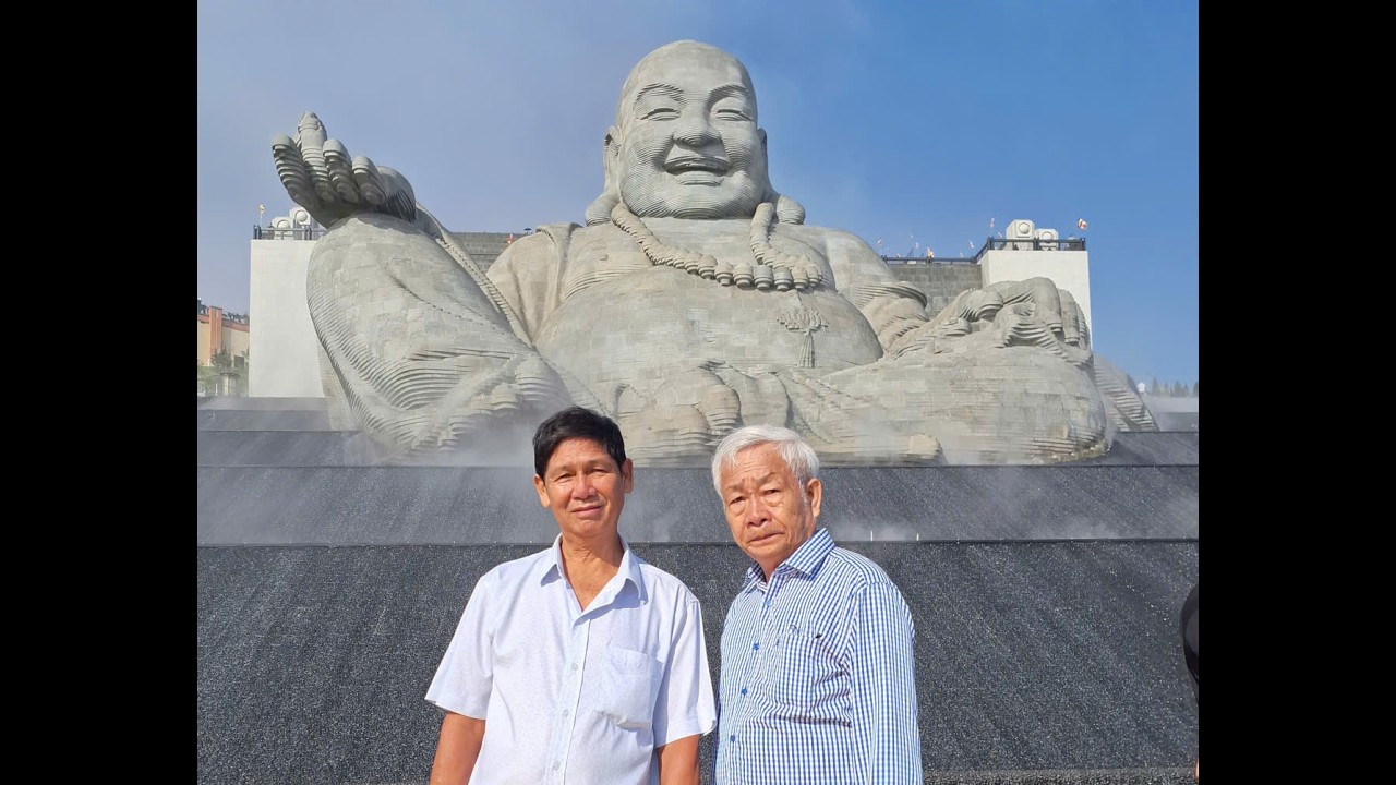 Đầu năm AE đi lễ Chùa