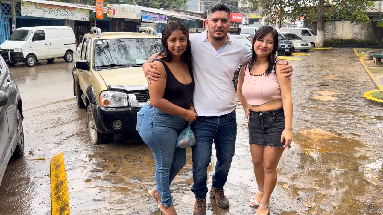 Seguimos con Danely y la China en el Parque de Tocoa Colon Honduras..🇭🇳😁