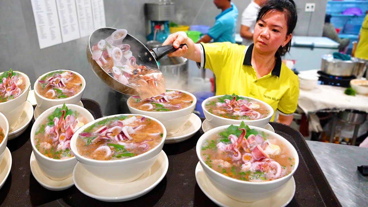 Lạ lùng hủ tiếu Mực Ống Ngày Bán Hơn 1.000 Phần Nấu Nước Lèo Bằng Bình Nước Lọc Tinh Khiết