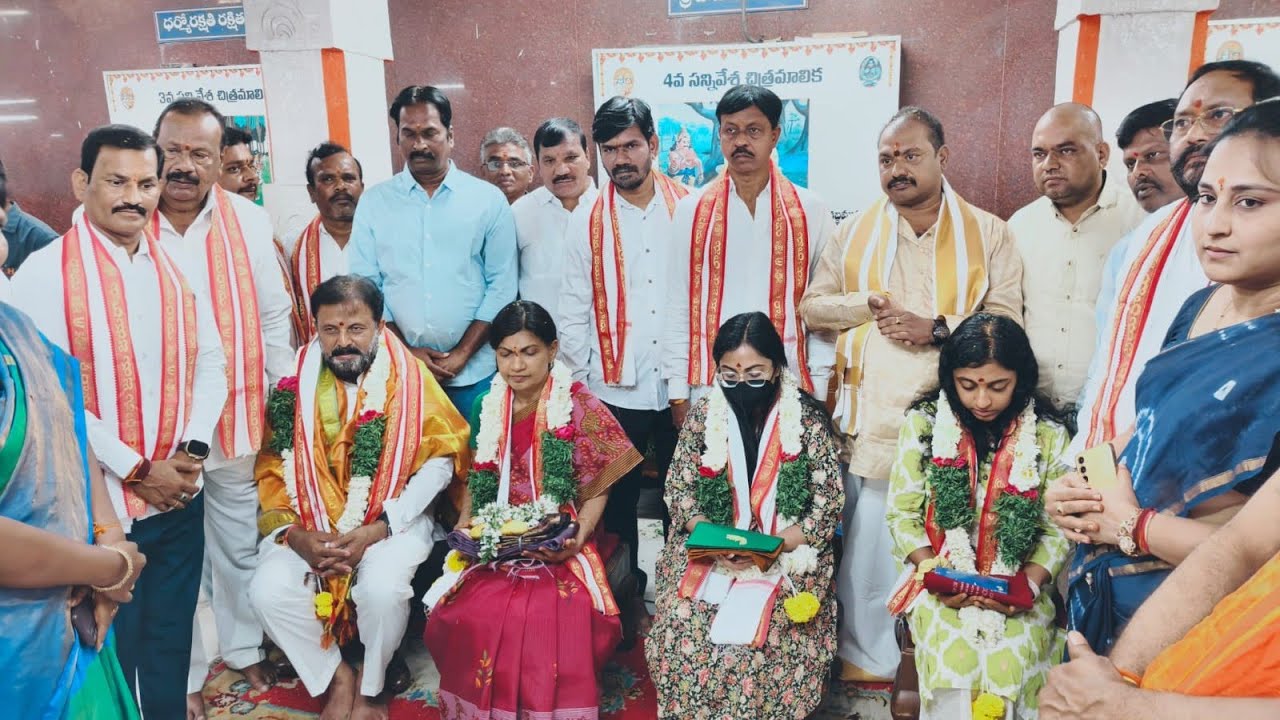 ధ్యానాంజనేయ ఆలయంలో ప్రత్యేక పూజలు నిర్వహించిన మధు యాస్కి గౌడ్ కుటుంబ సభ్యులు @loyanews