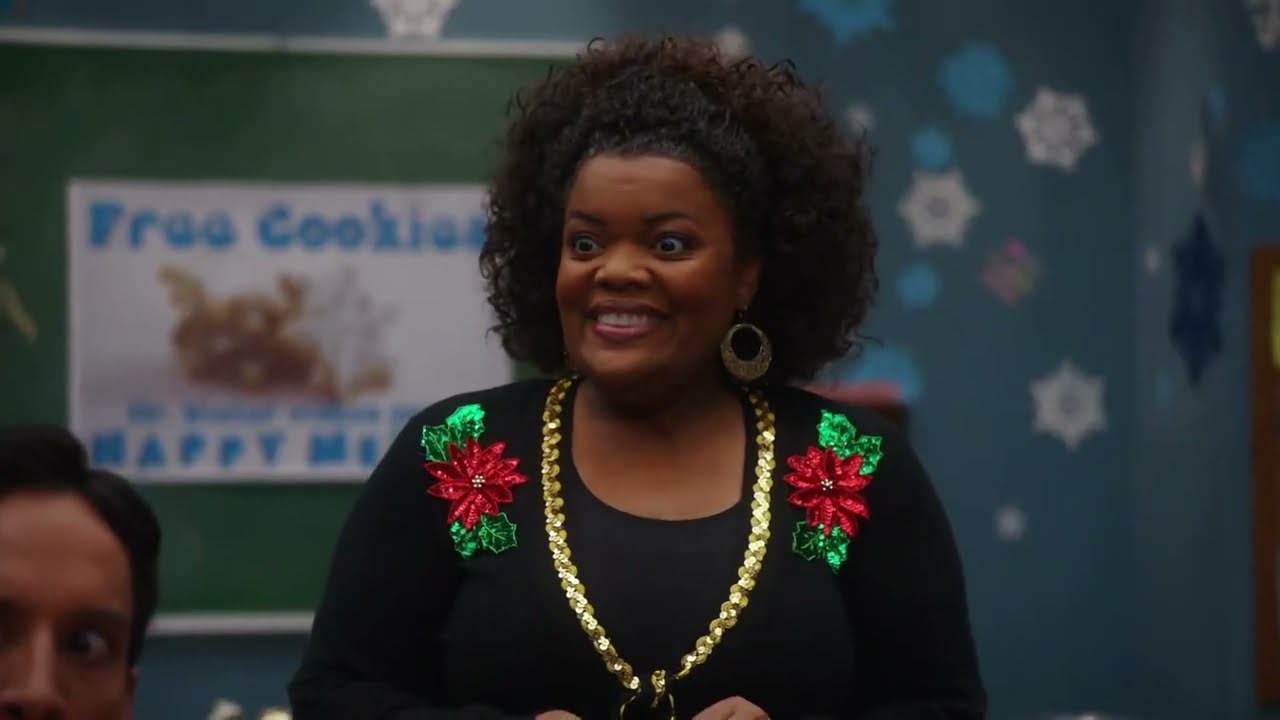 Shirely's Cult of Christmas Conformity | COMPARATIVE RELIGION - CSG - S1E12