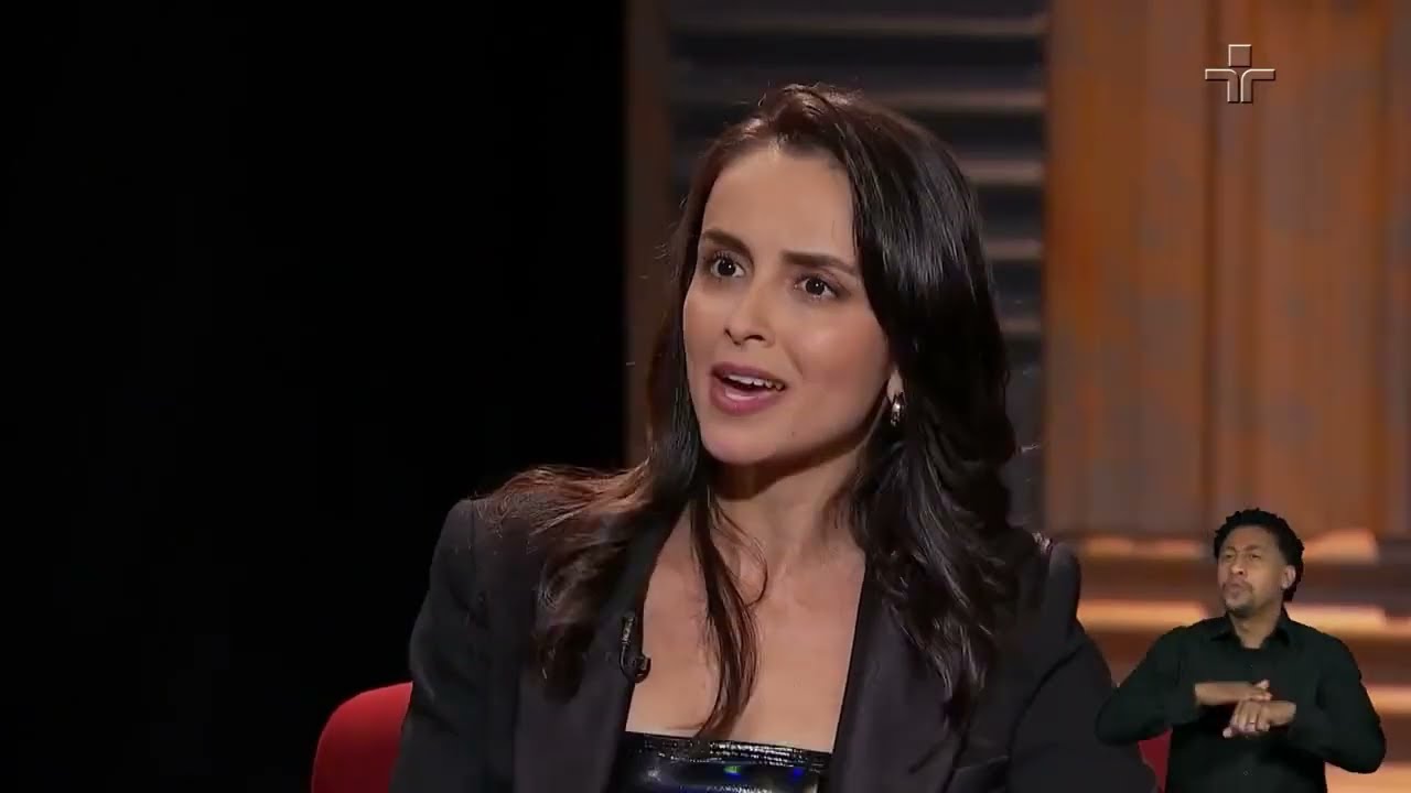 &ldquo;O livro &eacute; quase um lugar onde as pessoas se encontram&rdquo;, diz Aline Bei