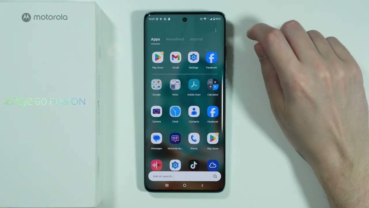 Motorola Edge 60 Fusion: как включить/выключить предложения приложений в панели приложений