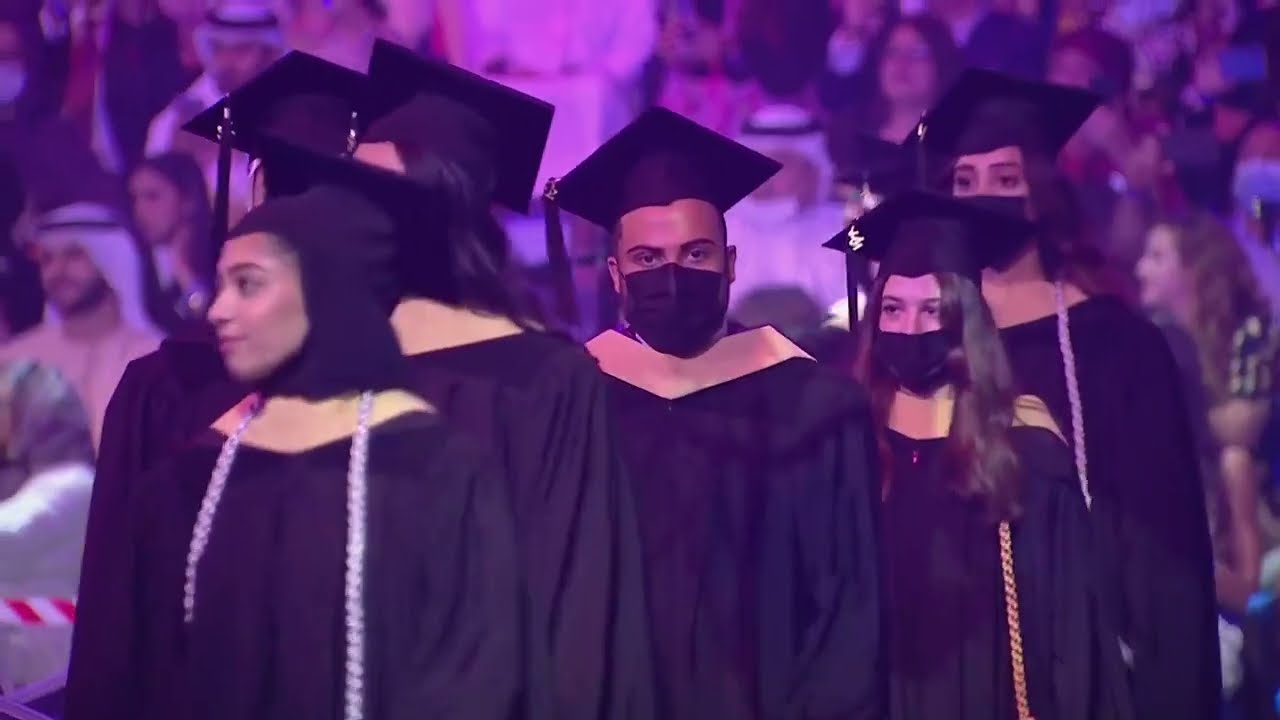 حفل تخريج الجامعة الأمريكية في دبي 2022