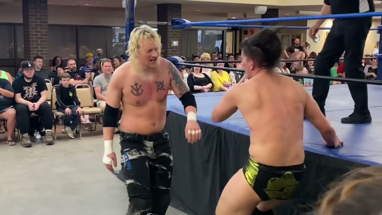 Kyle Sebastian vs Braydon Goss #indywrestling #wrestler #wrestling #wrestlingcommunity