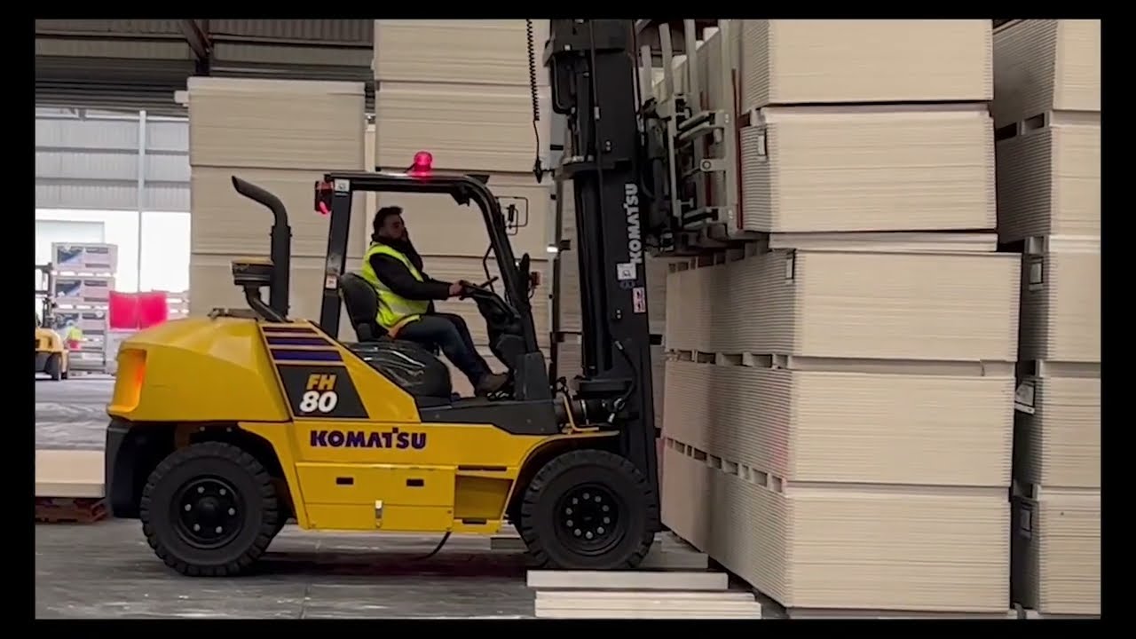 Komatsu Hydrostatic Drive Forklifts Handling Delicate Plasterboards