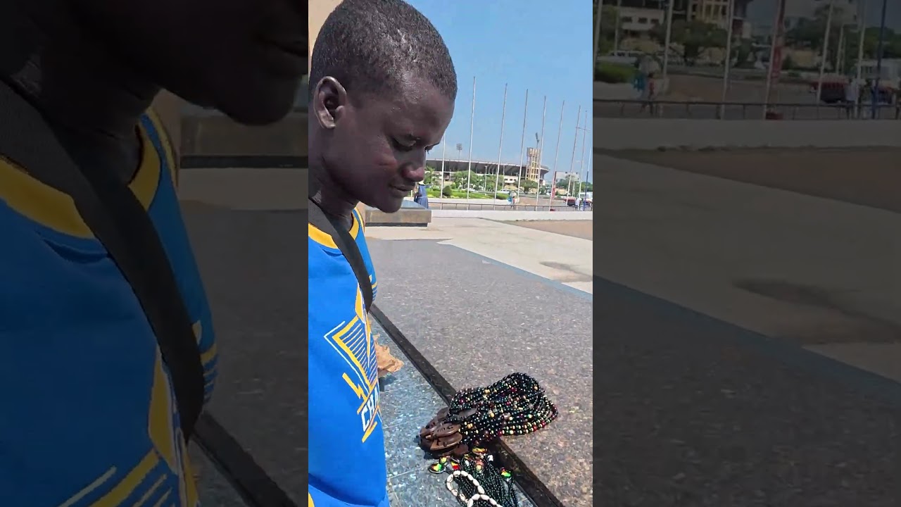 Шопинг в магазине Ghana Chain на площади Black Star Square в Аккре, Гана 🇬🇭 #шорты