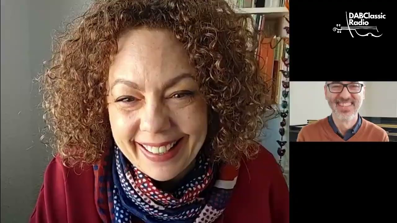El profesor de piano Juan Cabeza Hernández en Caminando entre corcheas con Laura