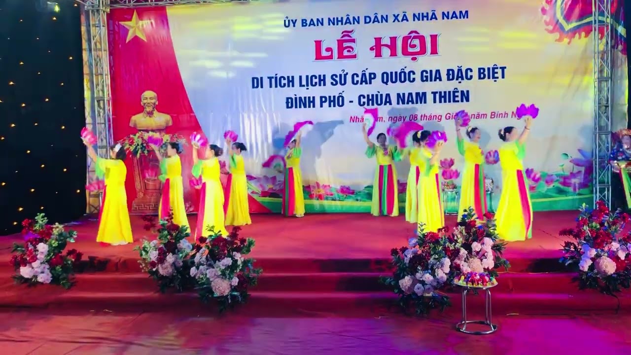 Múa trẩu năm suốt lân đến từ c l b tien điều nha nam biểu diễn 