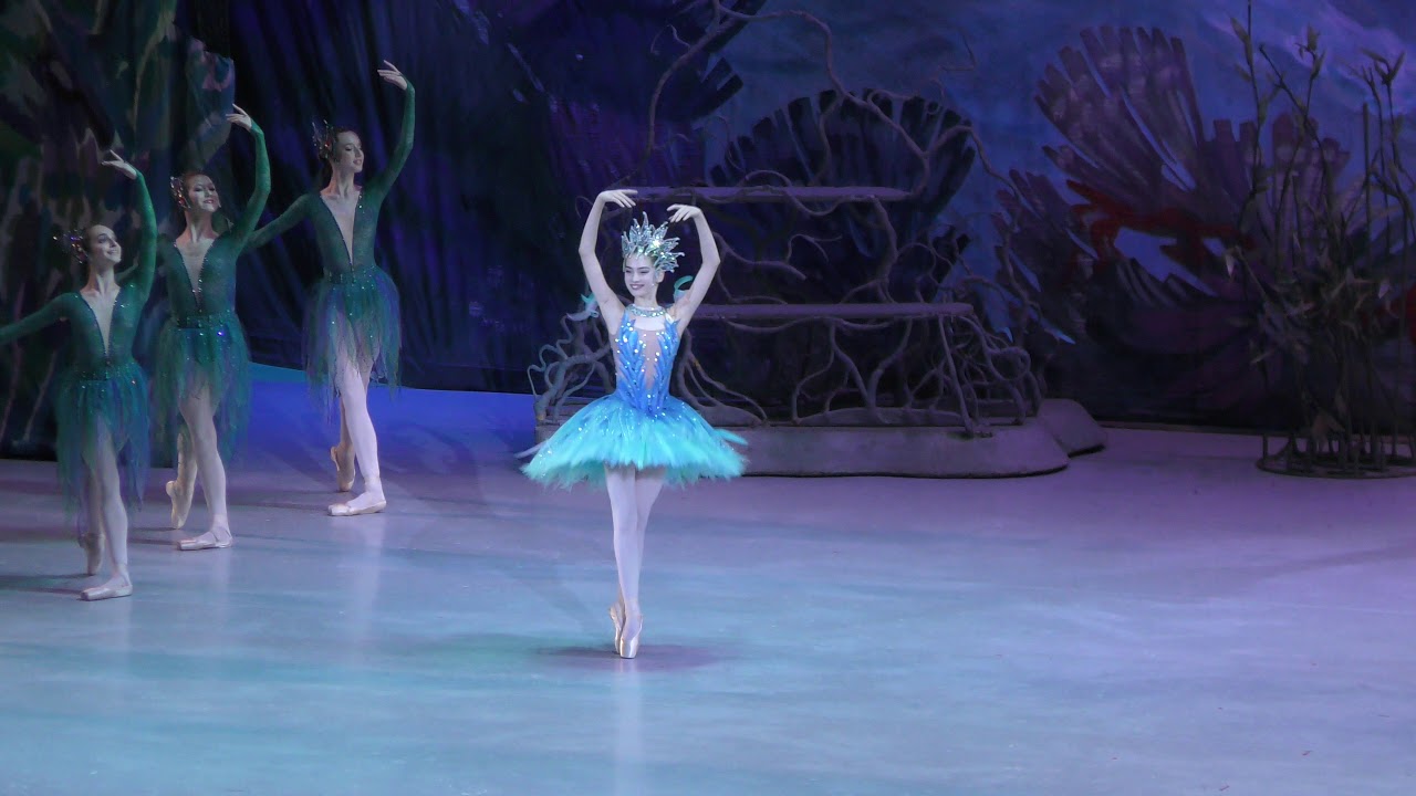 18.06.19 АРБ в Кремле: Царица вод - Лиза Авсаджанишвили