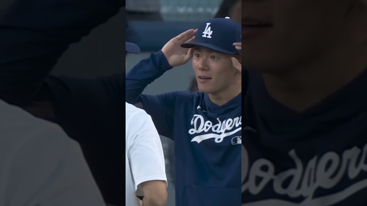 V from BTS threw out the first pitch at Dodger Stadium! 💪