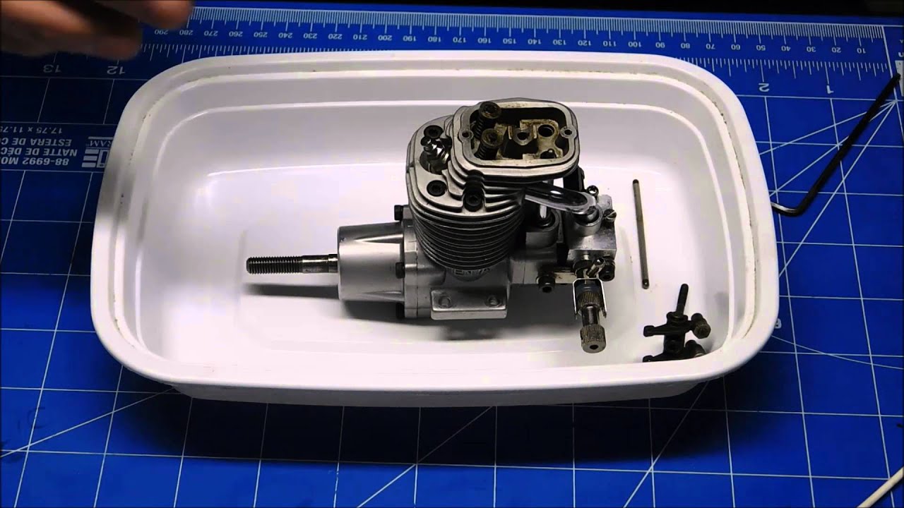 Enya 46-4C A look Inside