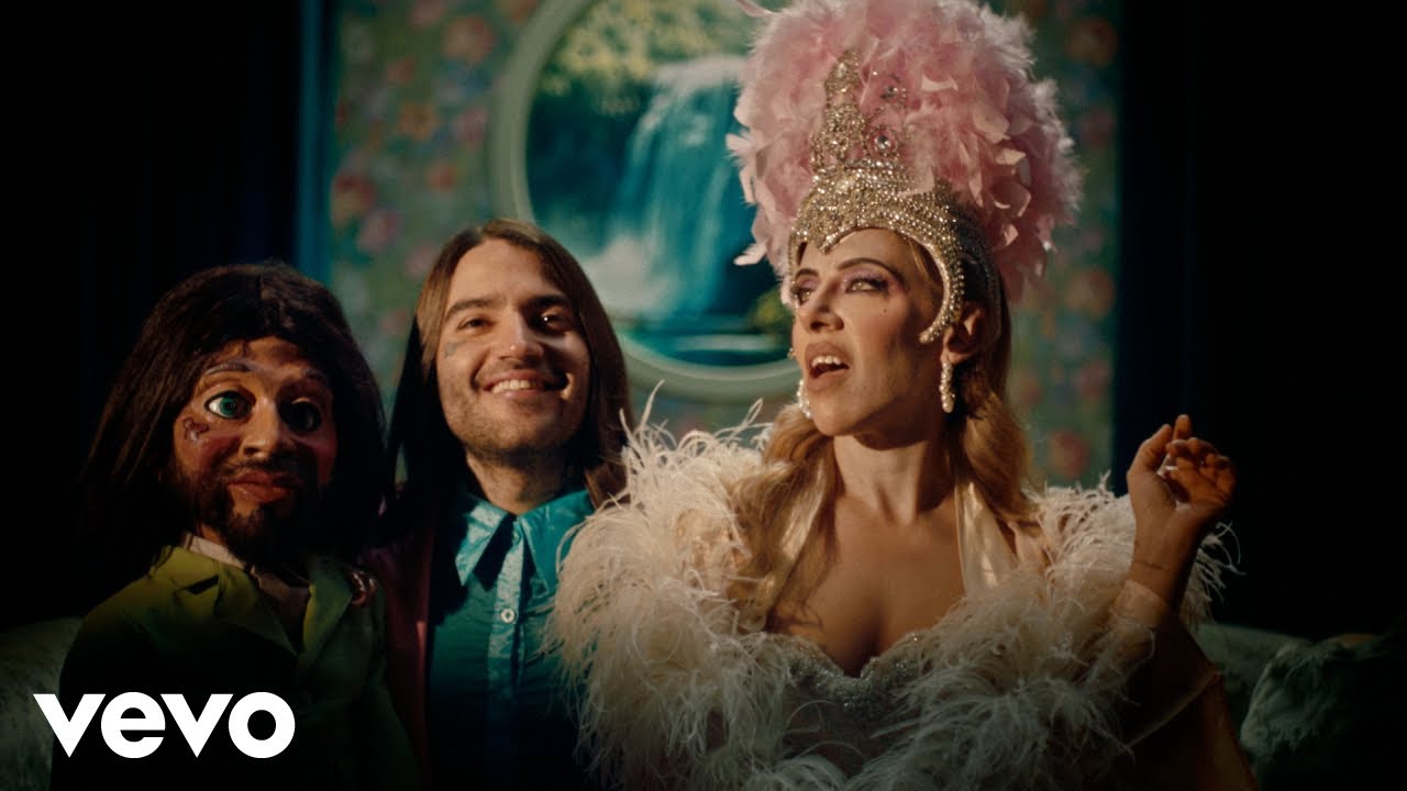 Axel Fiks - me pasa que (Official Video)