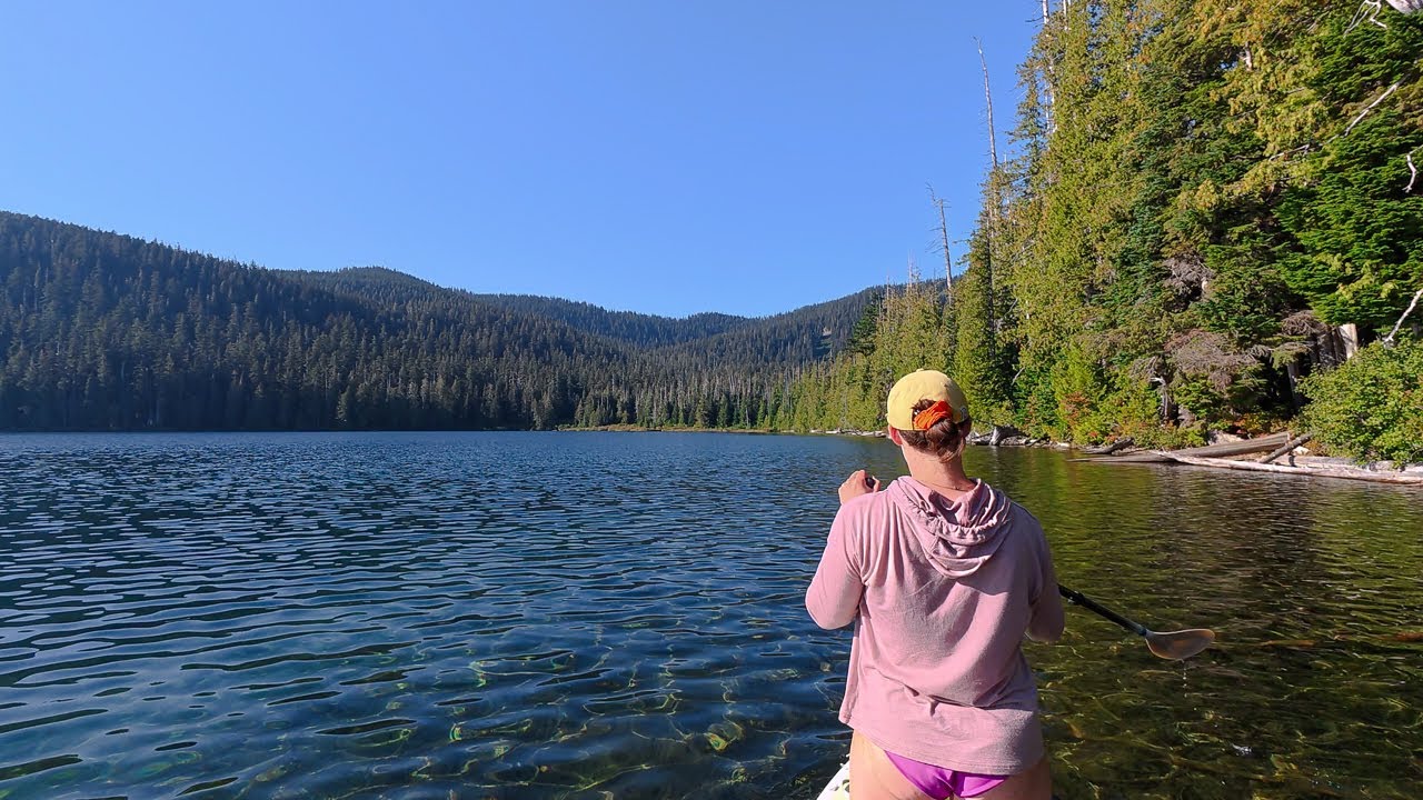 Paddle Boarding Lost Lake in Cascade Locks, Oregon!