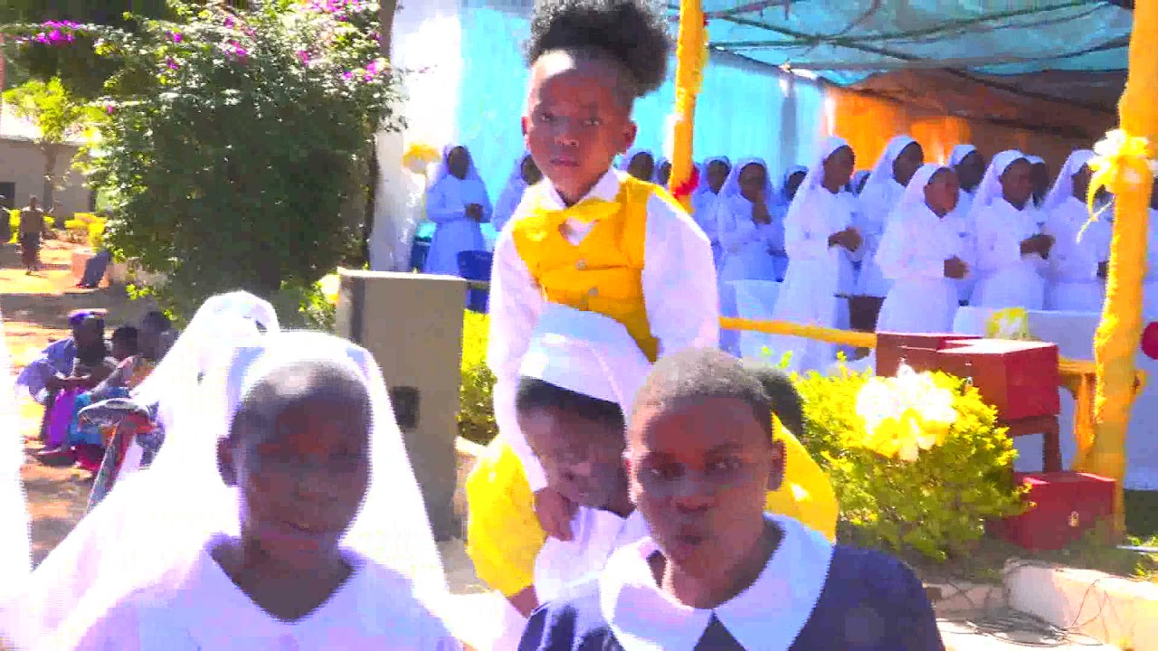'Check' Mtoto alivyojitoa 'muhanga' kwa Kanisa