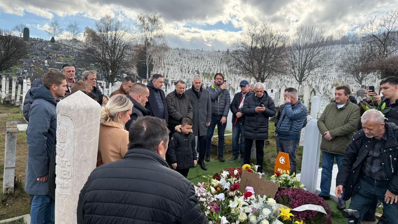 Rođendan Halida Bešlića, dirljive scene sa mezara