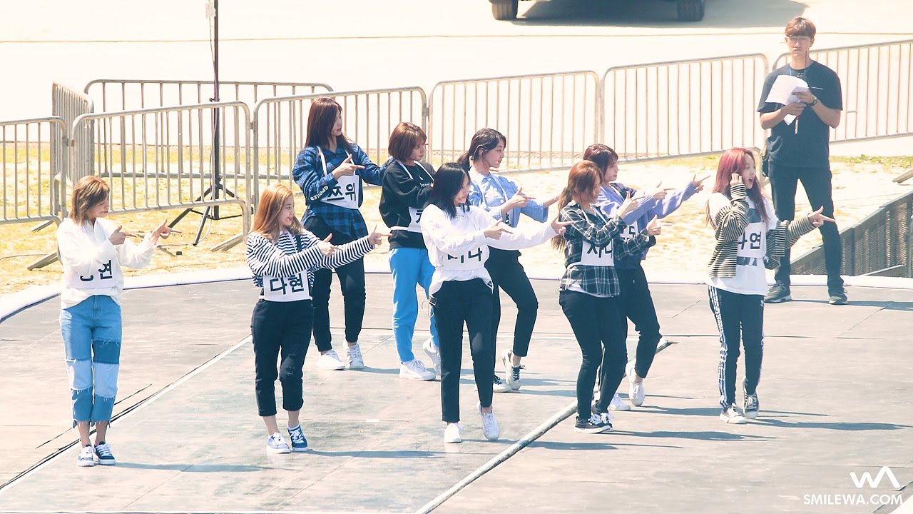 170519 TWICE (트와이스) 'CHEER UP + TT + KNOCK KNOCK' 사복 리허설 직캠 @전주 뮤직뱅크 4K Fancam by -wA-