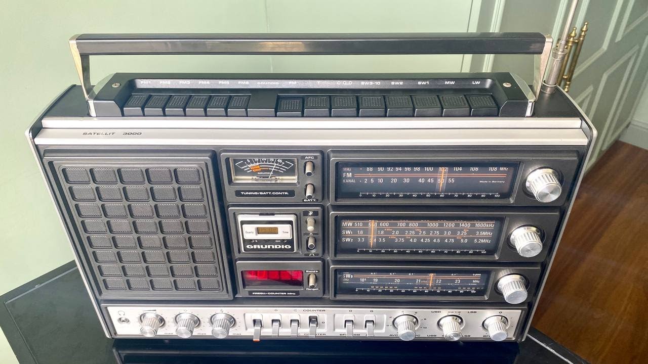 Vua Radio GRUNDIG SATELLIT 3000 (0916.95.05.95)