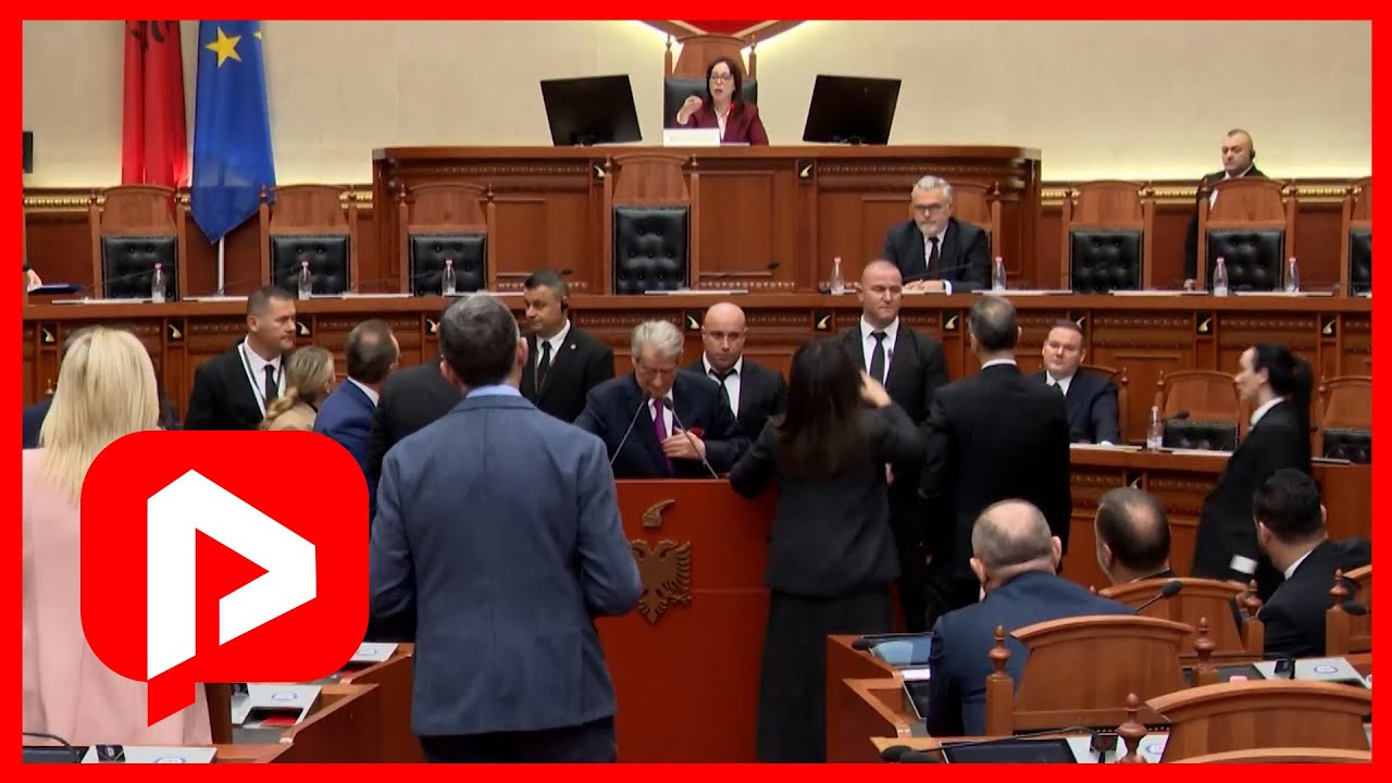Kaos në Parlament: Berisha nuk lëshon foltoren, Garda në gatishmëri!