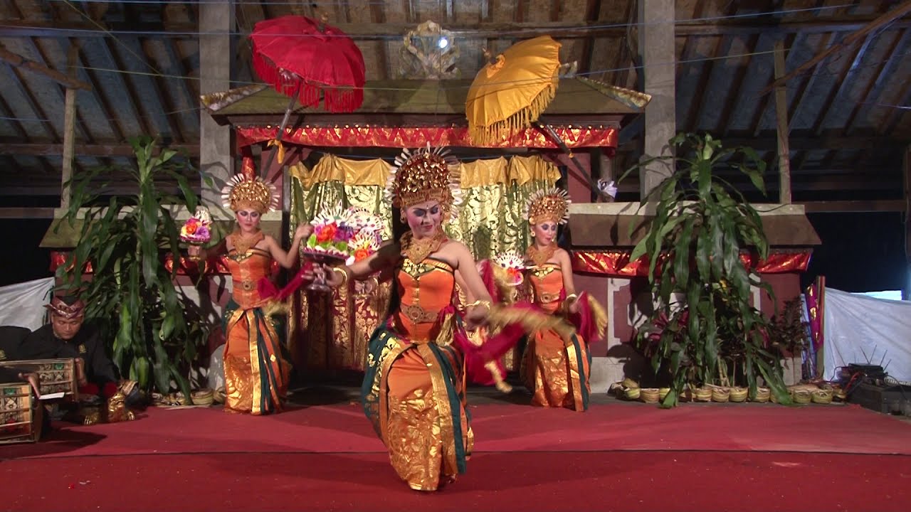 Tari Selat Segara ISI Denpasar Ngayah di Pura Batukaru Tahun 2013