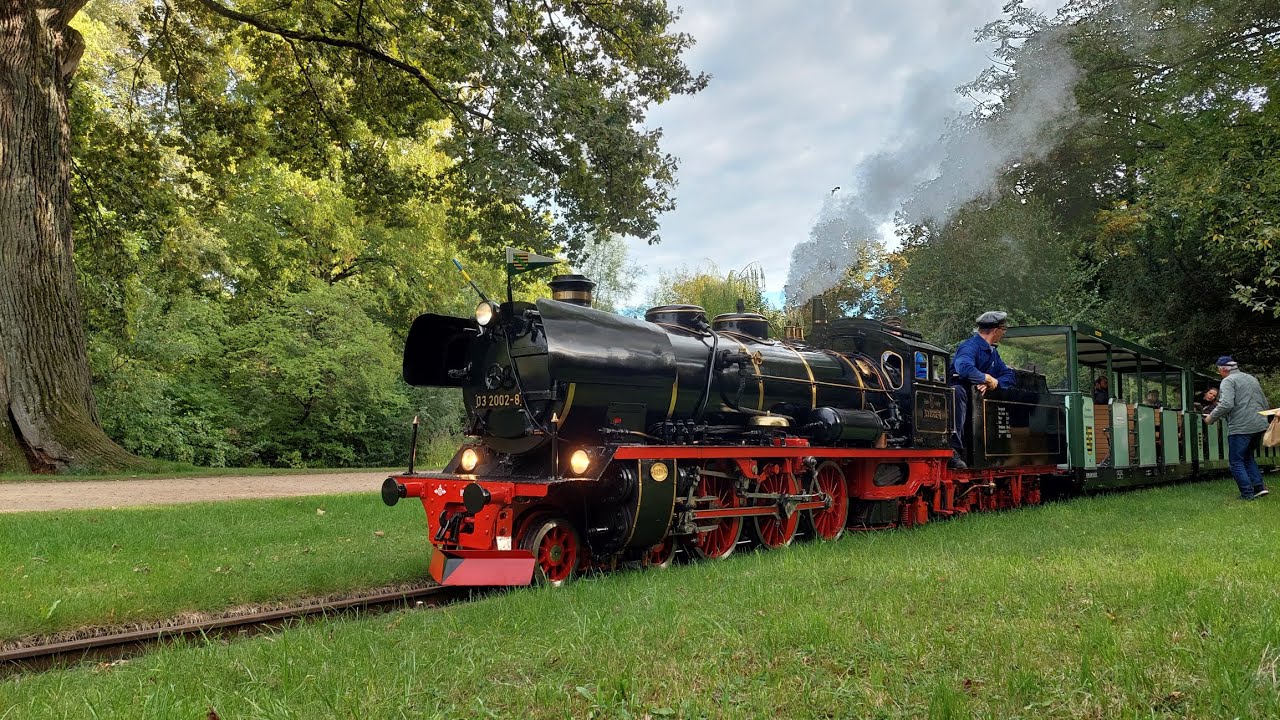 Mitfahren bei der dresdner parkeisenbahn mit 03 002. 
