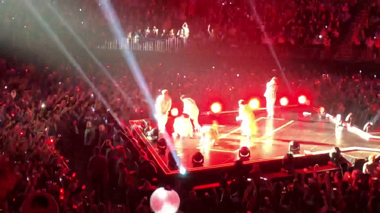 BTS Love Yourself World Tour, Berlin 181016: Mic Drop