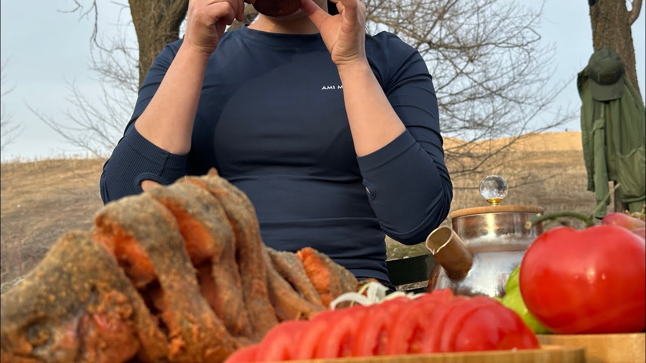 A girl cooks in the wild | cooks bone marrow and fish