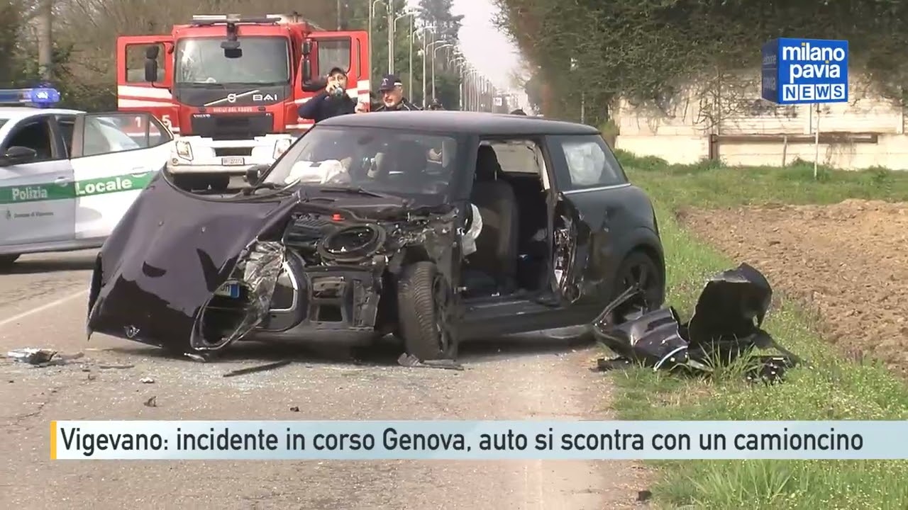 Vigevano, auto contro camioncino: bloccato corso Genova per un incidente