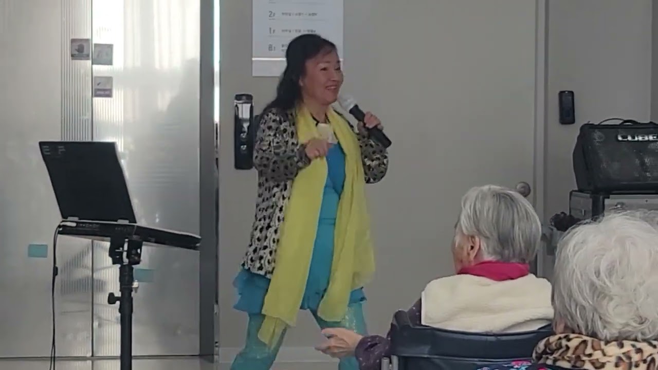 경상도청년 가수윤희정 원곡 김상희 수지예술단 2025년 12월 26일