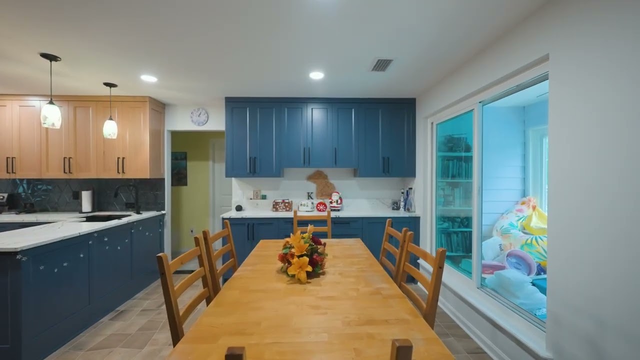 Two Tone Tallahassee Kitchen Highlight