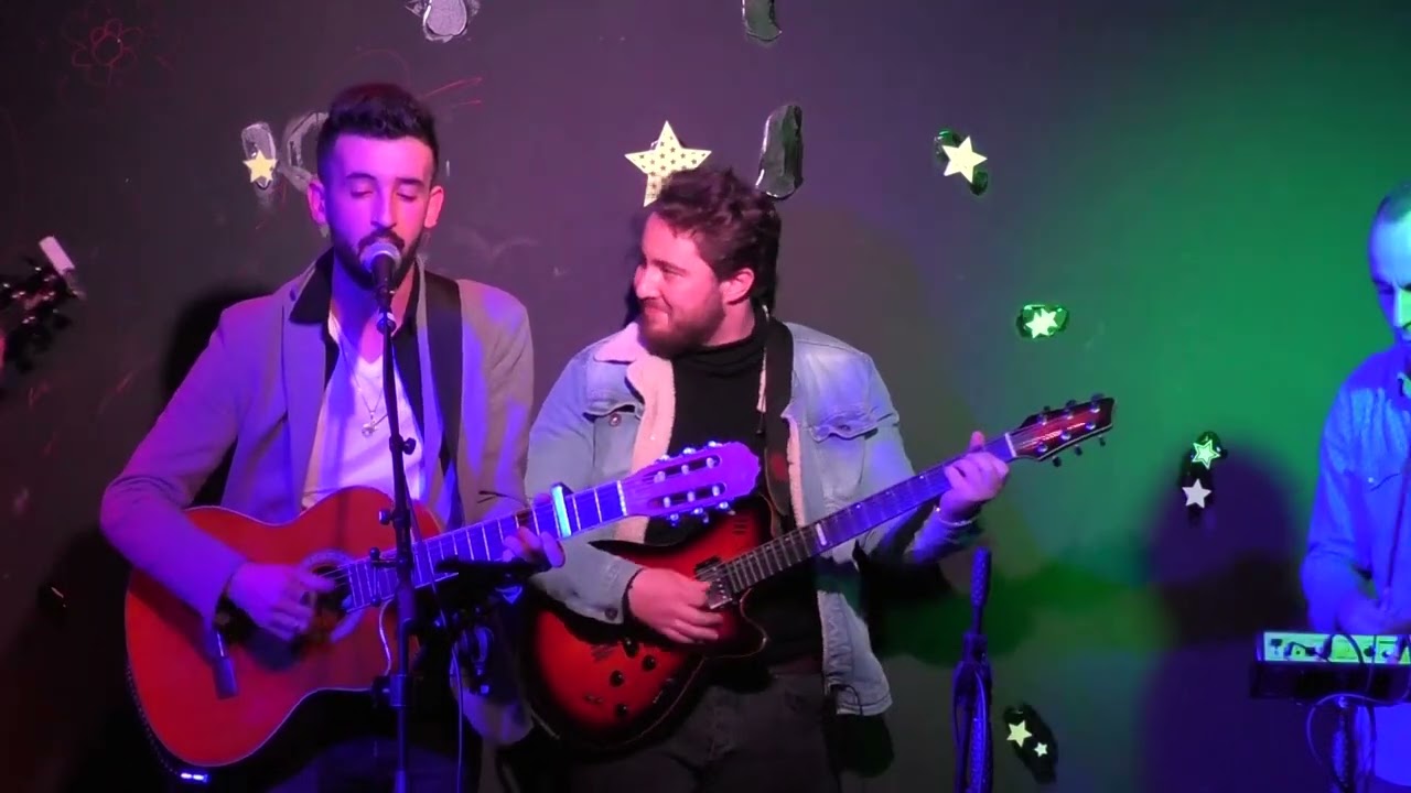 Agour Sarahoui  chante Zedek Mouloud ur yittagga live kabyle