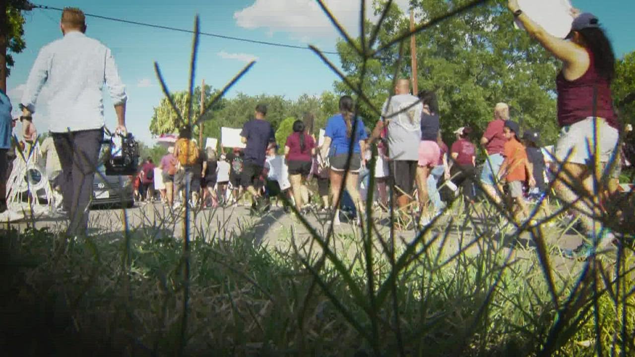 'Turn in your badge and step down' | Hundreds march Uvalde, calling for changes in the school distri