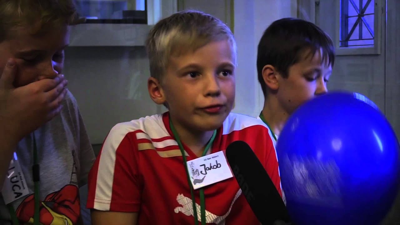 Premiere im Landtag: 170 Grundschulkinder auf Entdeckertour im Maximilianeum