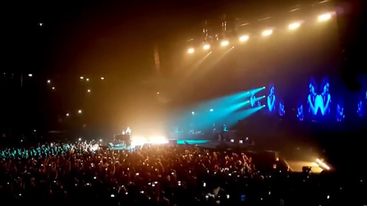 Sono solo nuvole-Laura Pausini con Giuliano Sangiorgi