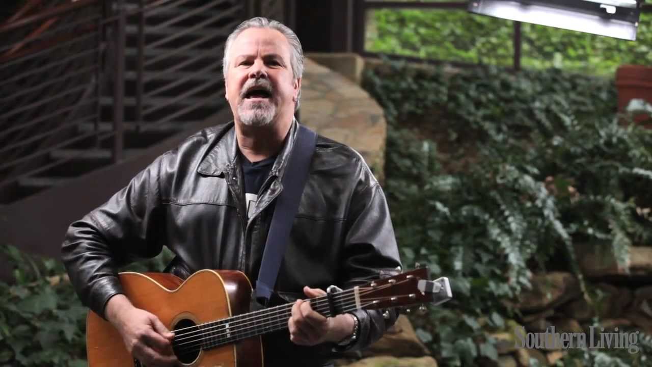 Роберт Эрл Кин исполняет «Песню крыльца» | Southern Living